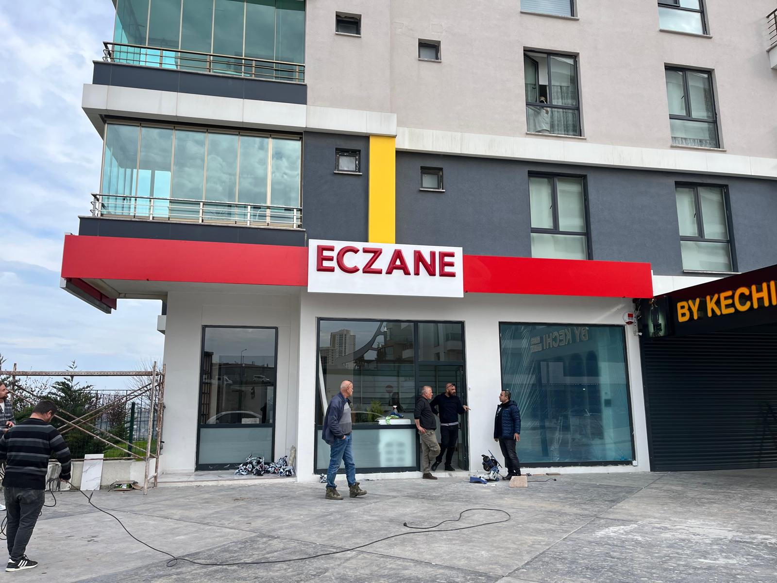 Eczane tabelası ön cephe görünüm